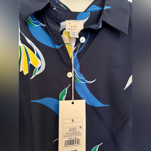 A New Day Blue Sleeveless Blouse - Picture 4 of 4